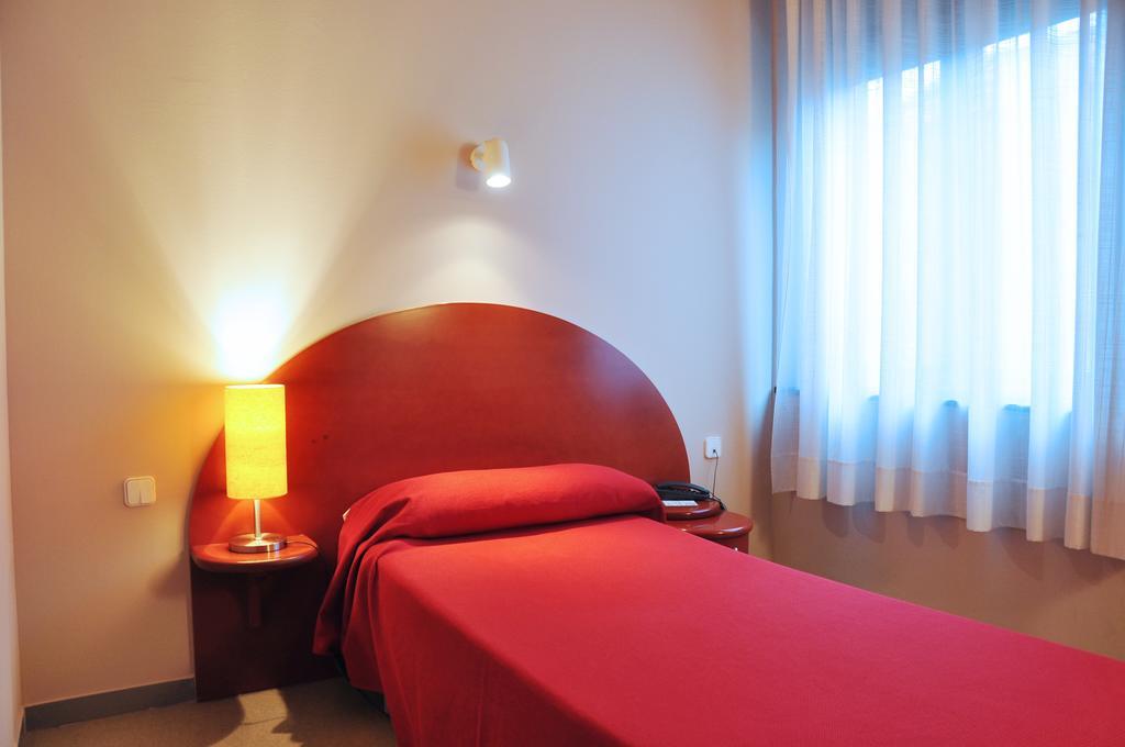 Residencia D'Investigadors Hostel Barcelona Room photo