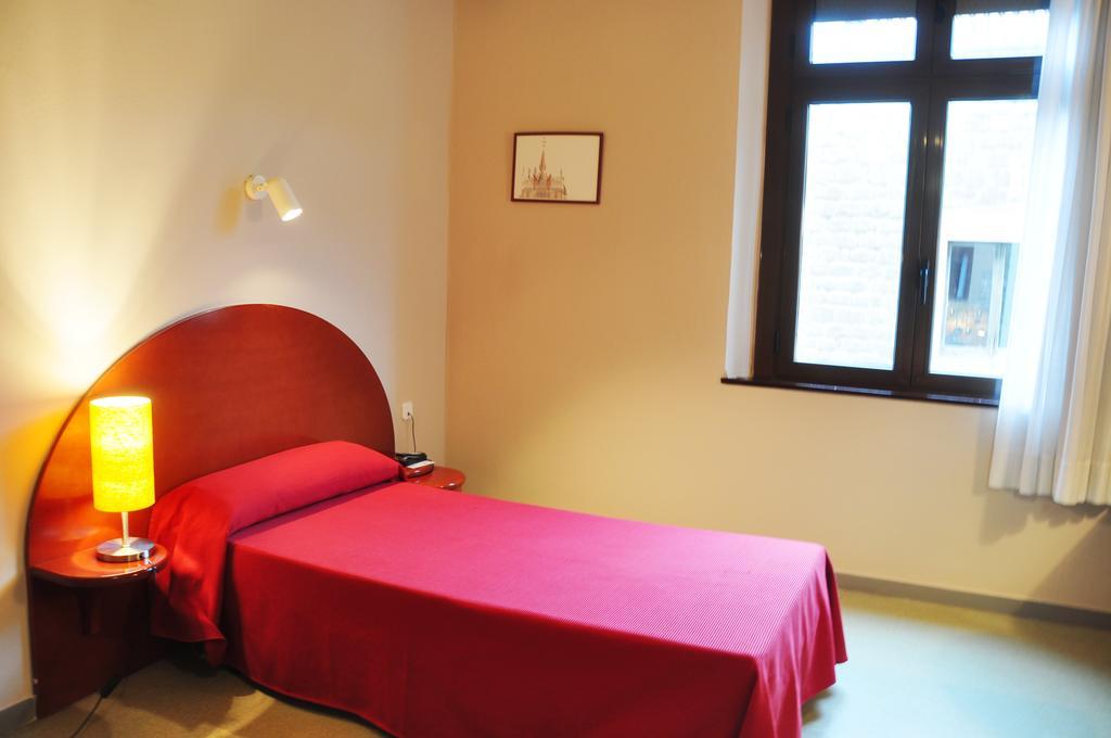 Residencia D'Investigadors Hostel Barcelona Room photo