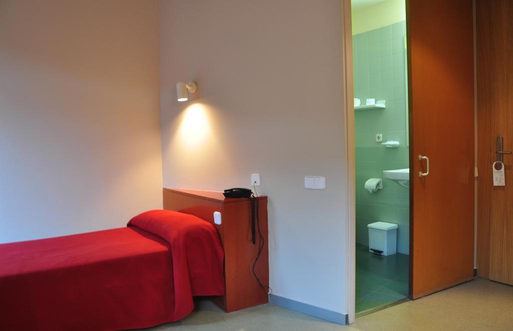 Residencia D'Investigadors Hostel Barcelona Room photo