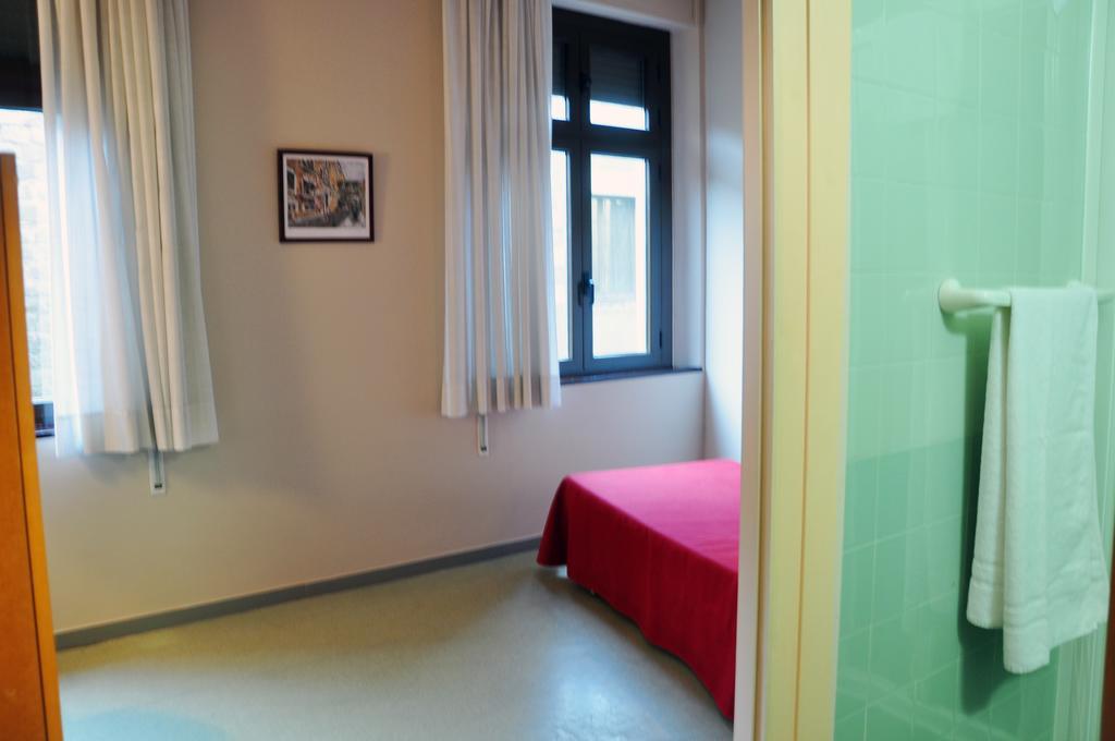 Residencia D'Investigadors Hostel Barcelona Room photo