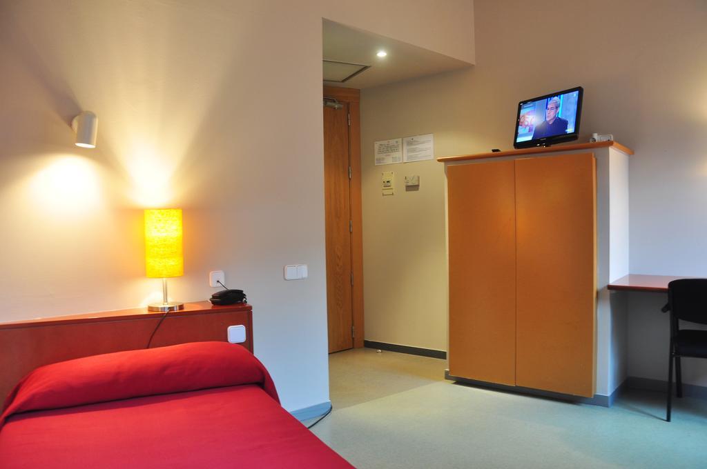 Residencia D'Investigadors Hostel Barcelona Room photo