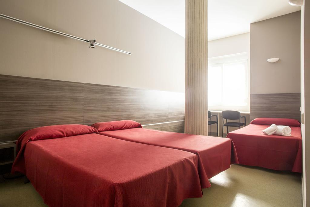 Residencia D'Investigadors Hostel Barcelona Room photo