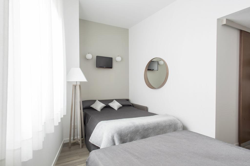 Residencia D'Investigadors Hostel Barcelona Room photo
