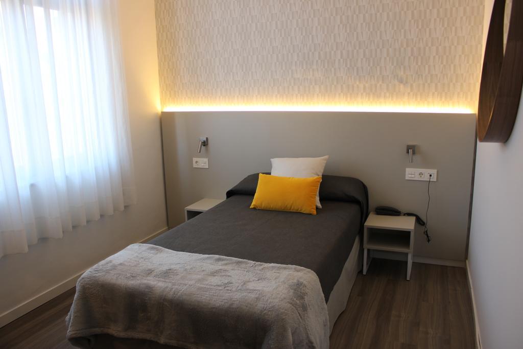 Residencia D'Investigadors Hostel Barcelona Room photo