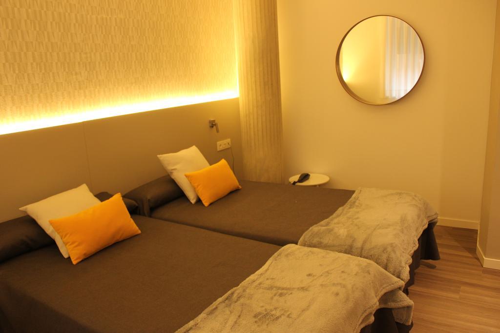 Residencia D'Investigadors Hostel Barcelona Room photo