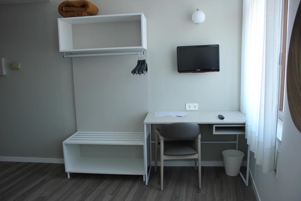 Residencia D'Investigadors Hostel Barcelona Room photo